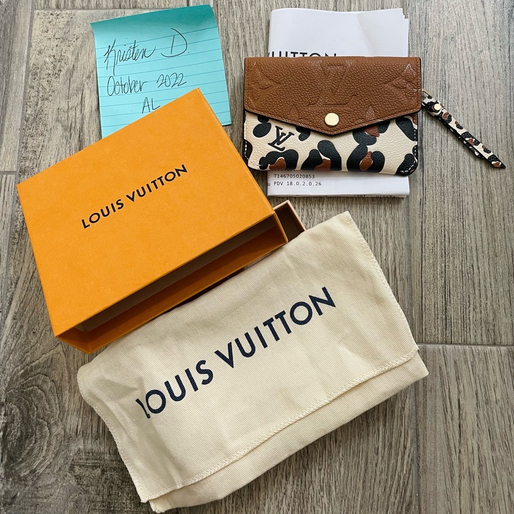 NEW Louis Vuitton Wild at Heart Key Cles Wallet